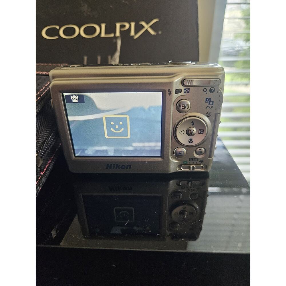 Nikon COOLPIX L11 6.0MP Silver Digital Camera Tested Vintage Technology - Picture 3 of 4